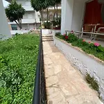 Berti`s Garden Apartment