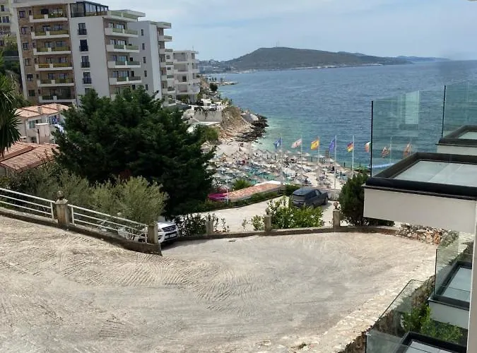 Berti's Garden * Sarandë