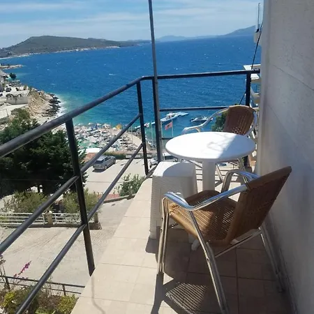 Berti's Garden Sarandë